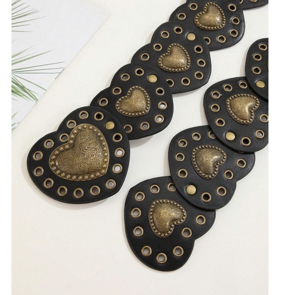 Luxe Vegan Leather Heart Grommet Statement Belt - Picture 9 of 9